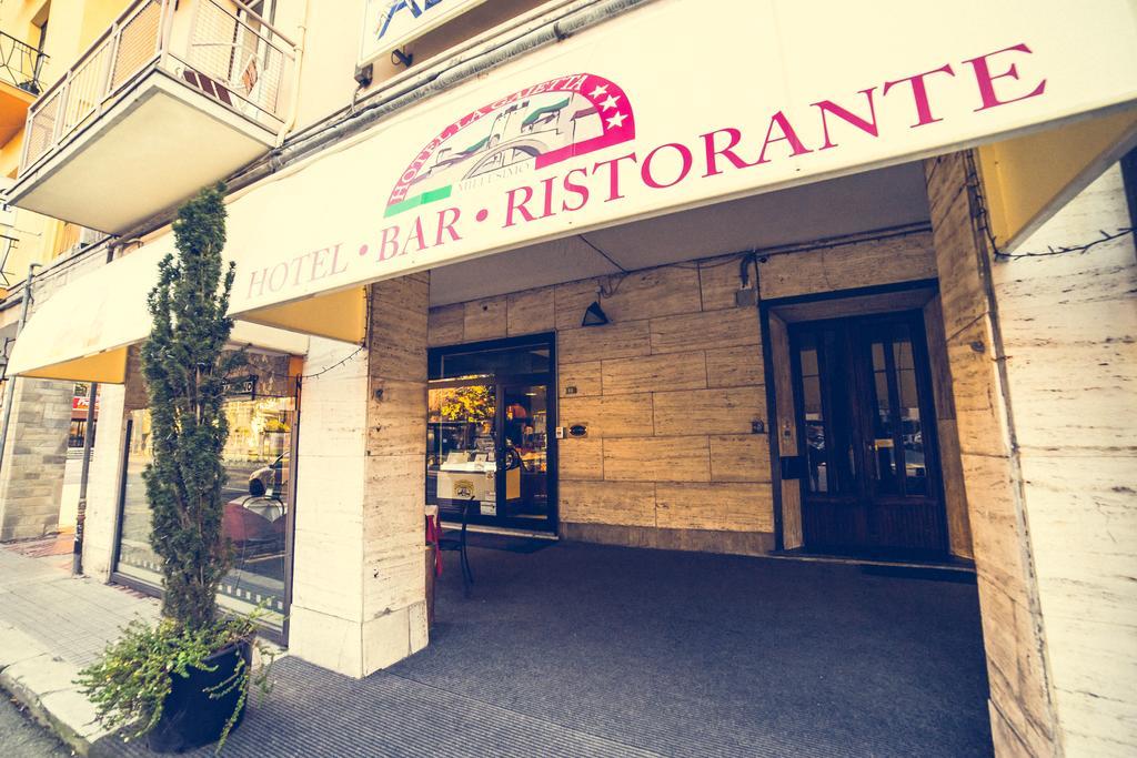 Hotel La Gaietta Millesimo Exterior foto